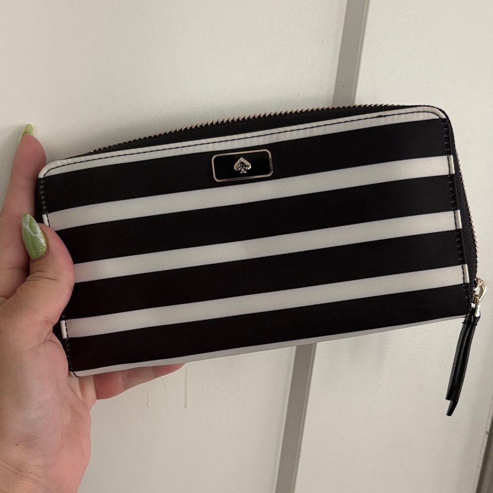 NWT Kate Spade Black and White Striped Zip Wallet